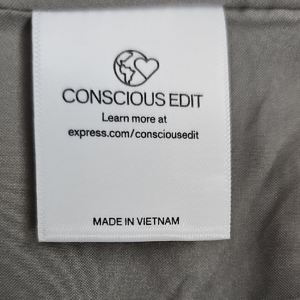 Express sz M gray plaid button-up vest - Picture 10 of 13